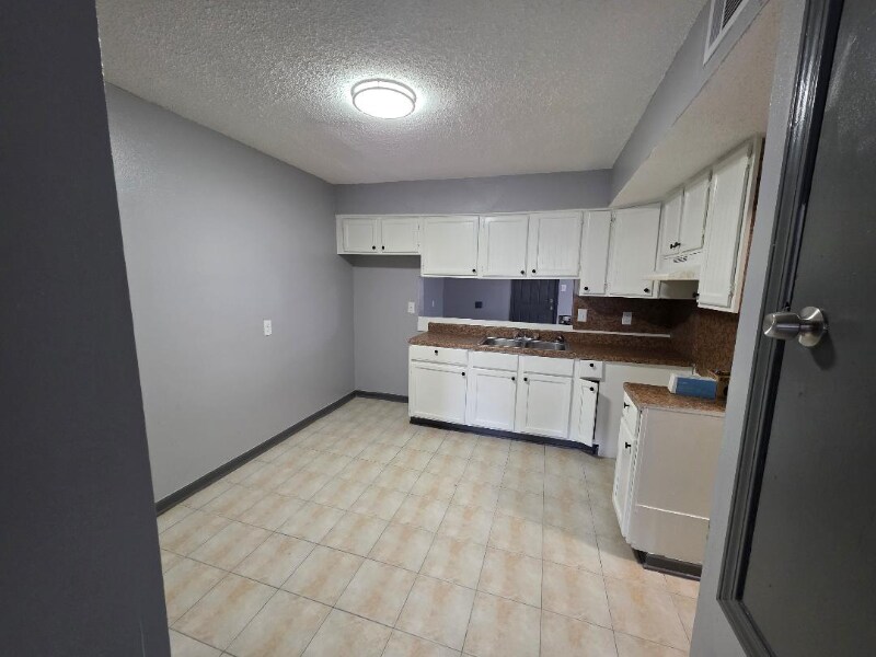 Building Photo - 7813 Star St