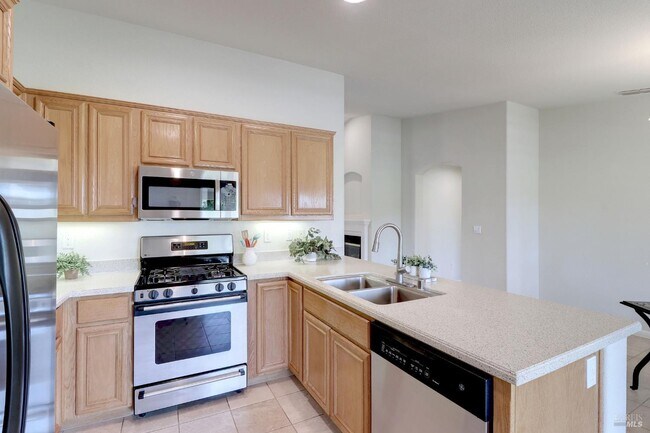 Building Photo - 359 Glenn Lakes Dr