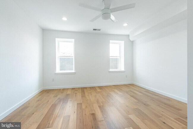Building Photo - 507 W Dauphin St