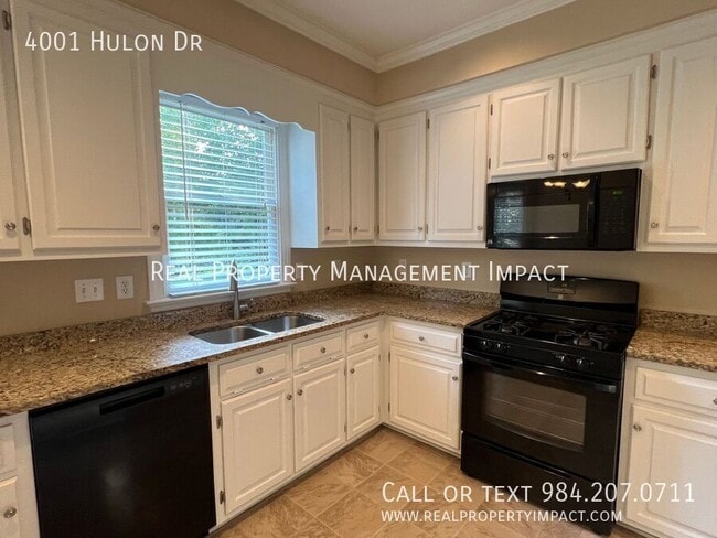 Building Photo - 4001 Hulon Dr
