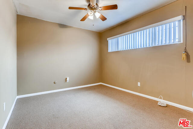 Building Photo - 10 Rawhide Ln