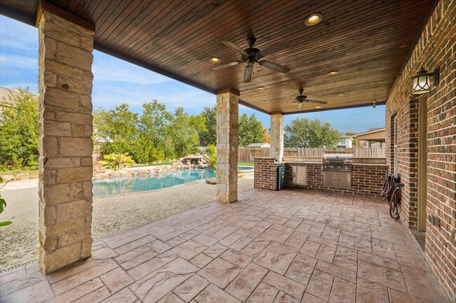 Building Photo - 15326 Knotty Chestnut St