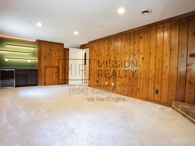Building Photo - 325 Fairwood Dr