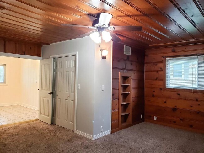 Building Photo - 3 bd/1 ba 1,272 sqft single family home