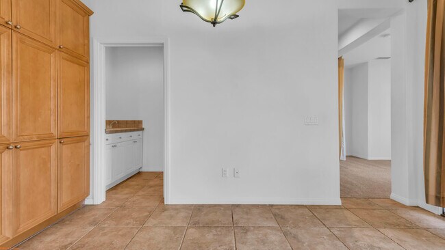 Building Photo - 1023 Via Fortuna