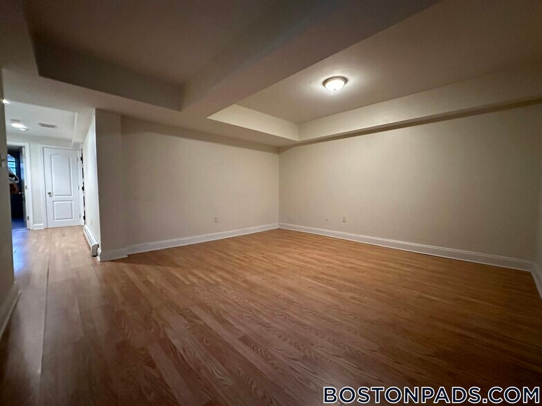 Building Photo - 1130 Commonwealth Ave