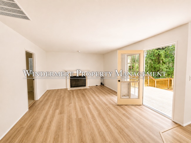 Building Photo - 10773 Jetty Pl NW