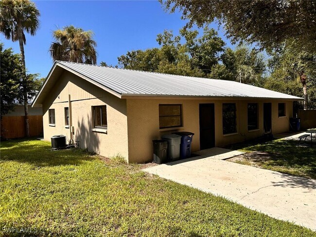 Building Photo - 16363 Teresa Ln