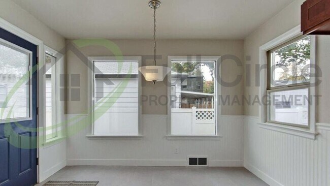 Building Photo - 615 S Pearl St