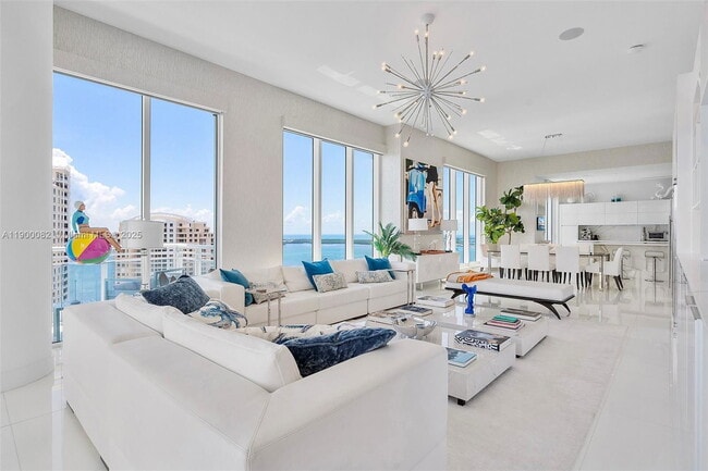 Building Photo - 900 Brickell Key Blvd