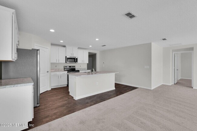 Building Photo - 1983 Pebble Point Dr