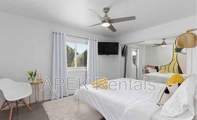 Building Photo - 2241 E Finley Rd