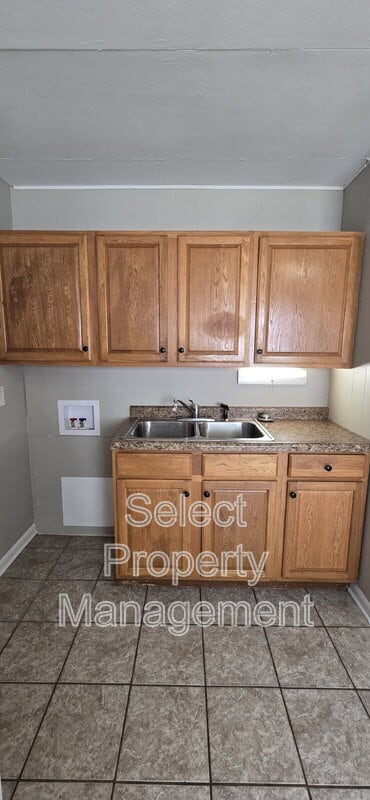 Building Photo - 622 Brandford Ct