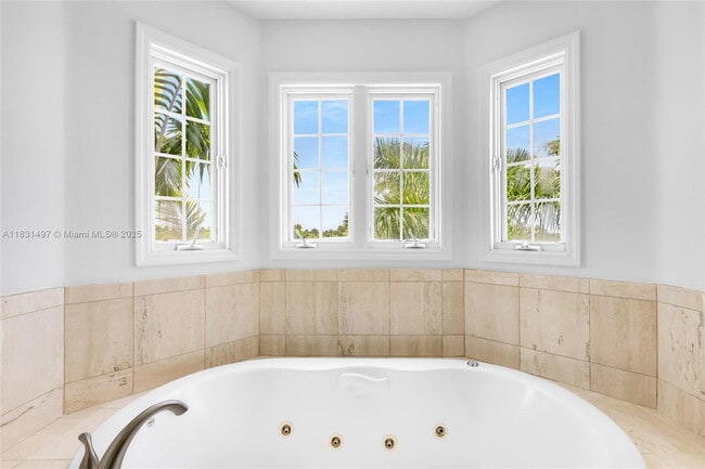 Building Photo - 1415 Sunset Harbour Dr