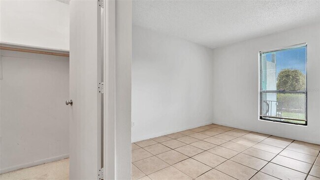 Building Photo - 455 Alt 19