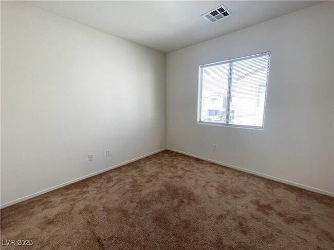 Building Photo - 1838 Versante Ave