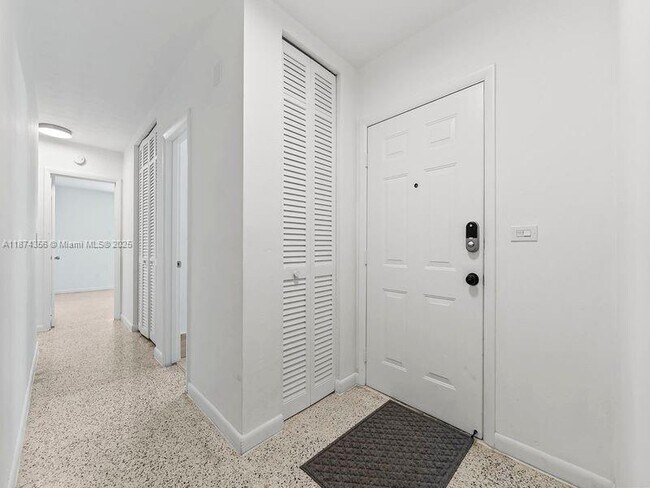 Building Photo - 1515 NE 2nd Ave