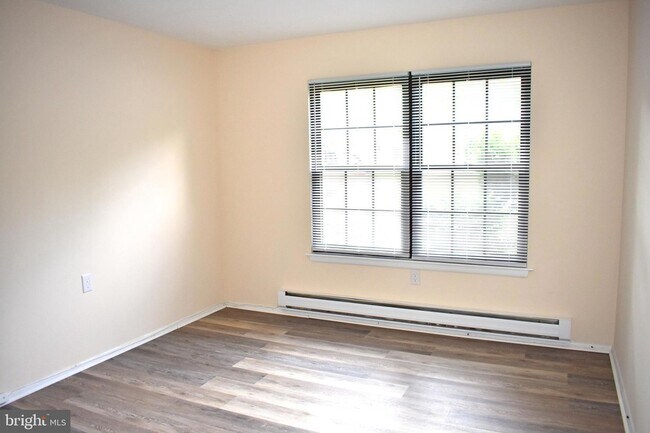 Building Photo - 118 Lexington Dr