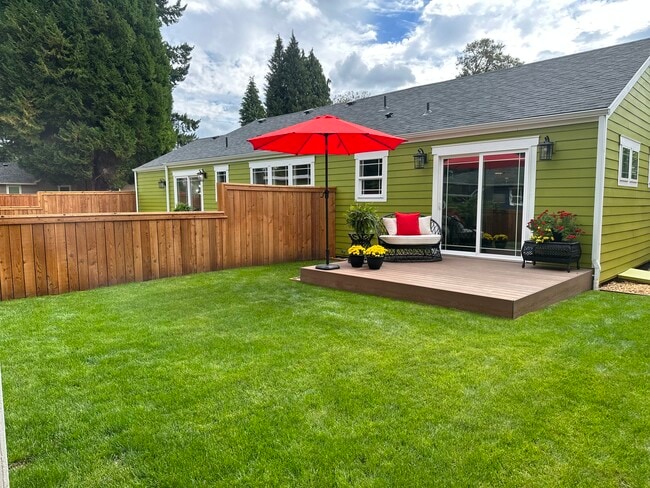 Primary Photo - 4501 15th Ave SE