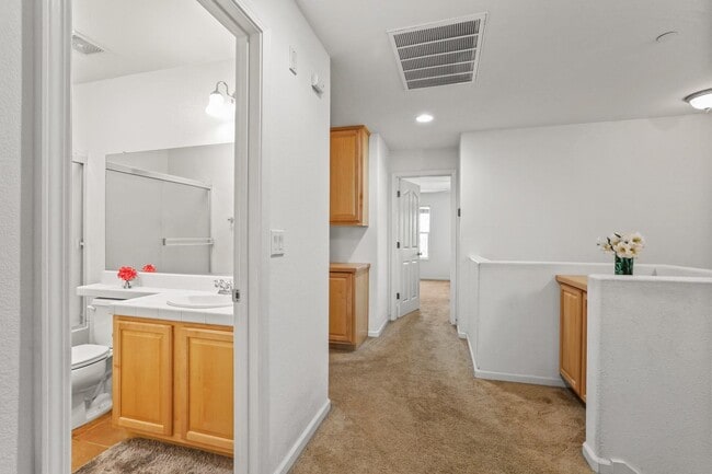 Building Photo - 507 Dante Cir