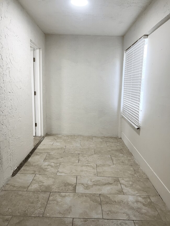 Building Photo - LARGE NEWLY RENOVATED 2 BEDROOM APARTMENTS + OFFICE Application fee is waived during move in