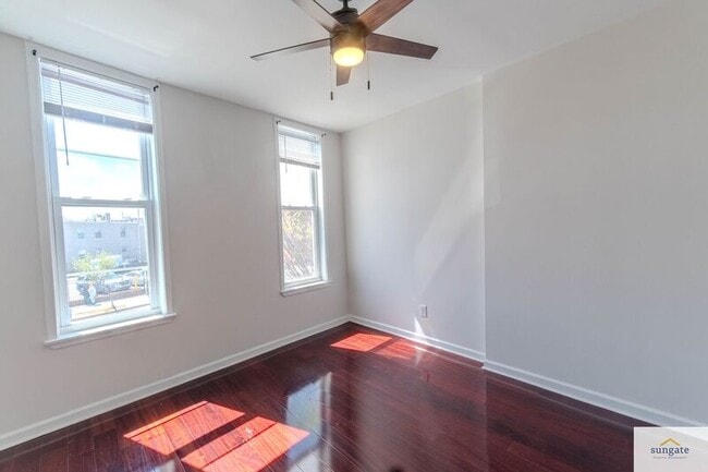 Building Photo - 2608 E Fayette St