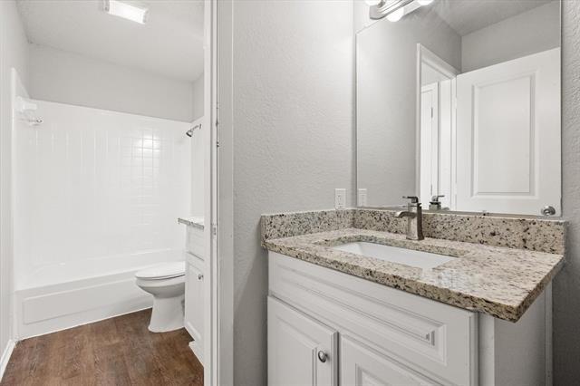 Building Photo - 3328 Green Ridge St