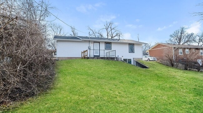 Building Photo - 14804 Bellaire Ave