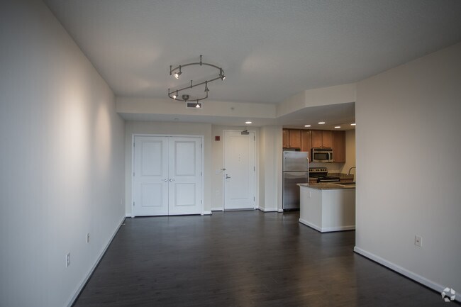 Interior Photo - Camden Potomac Yard