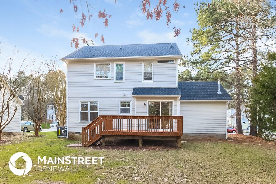 Building Photo - 828 Penncross Dr