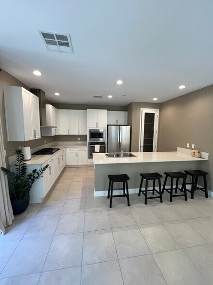 Building Photo - 11361 Gravitation Dr