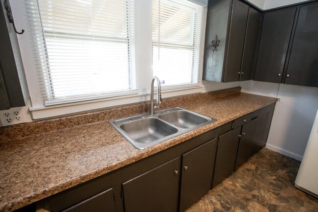 Building Photo - 106 Doc Duhon St