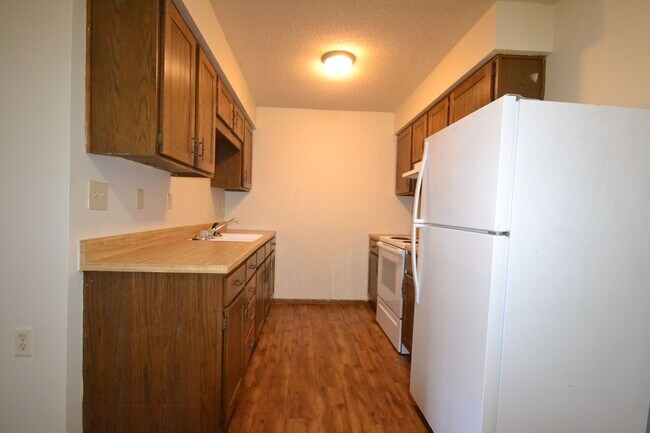 Building Photo - Warsaw Apartments