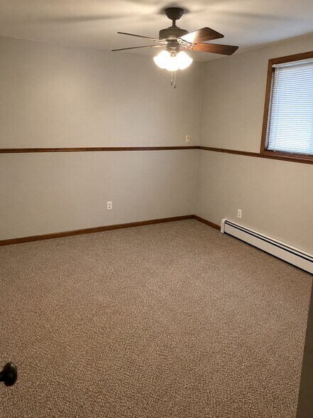 Building Photo - 3320 Rosewood Dr