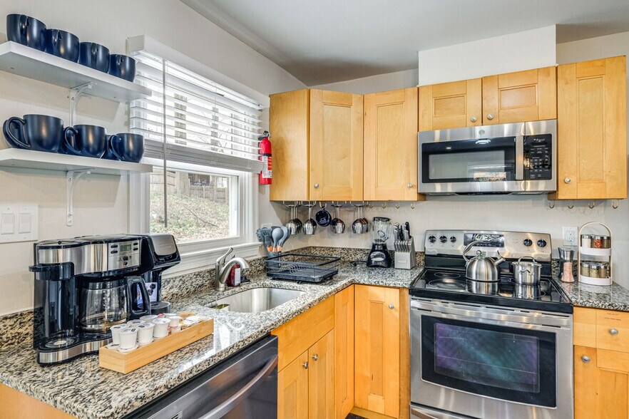 Building Photo - 5123 Boulder Dr