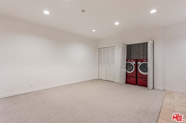 Building Photo - 225 S Lucia Ave