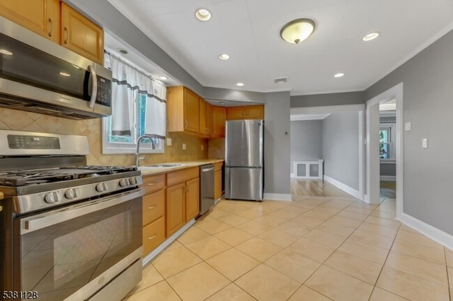Building Photo - 13-35 4th St