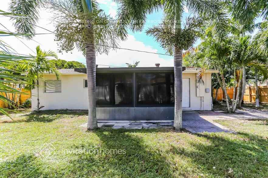 Building Photo - 908 Belmont Dr