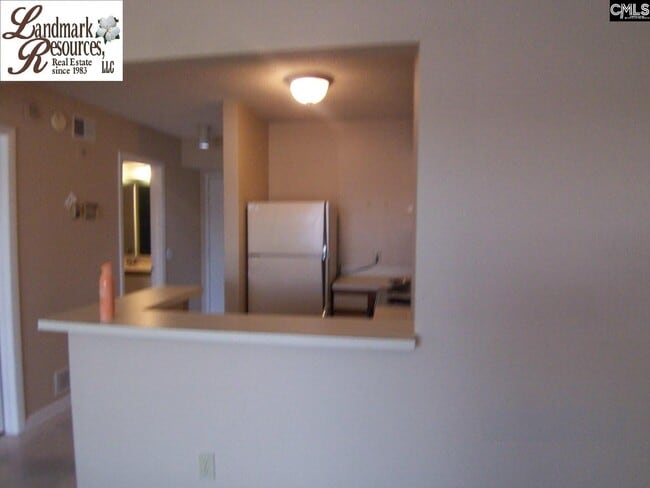 Building Photo - 1600 Park Cir