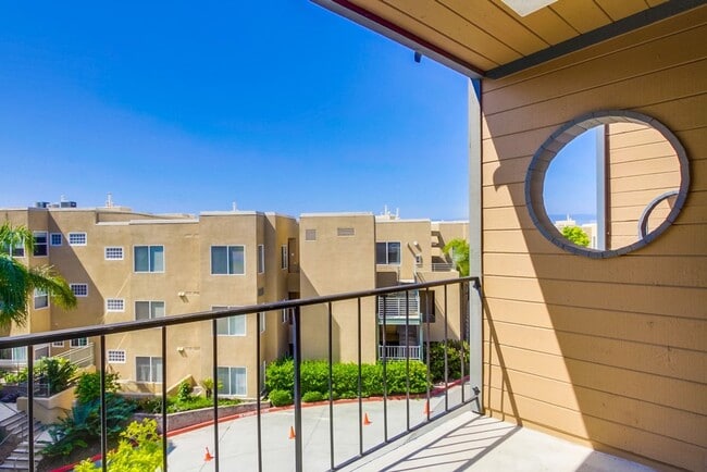 Building Photo - Prime Carlsbad Location - Available July 2025