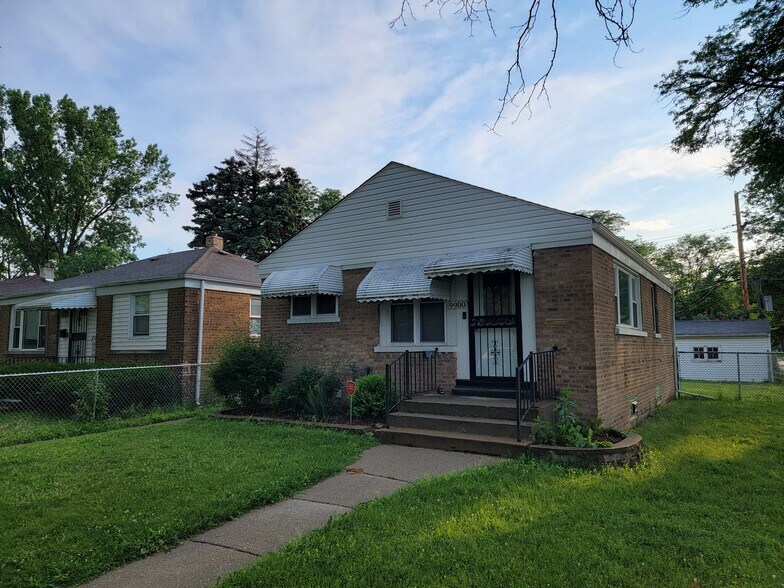 Primary Photo - 9900 S Paxton Ave