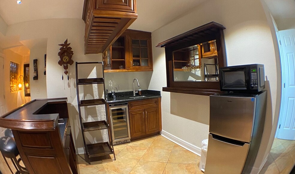 Building Photo - 13450 SW 5th St