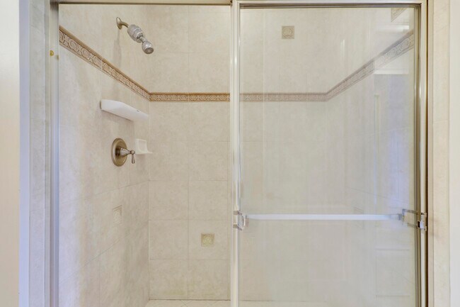 Building Photo - 4581 Artesa Way S