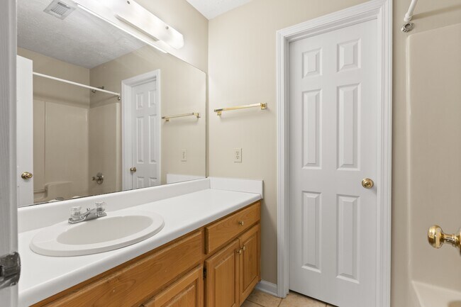 Building Photo - 684 Yeager Ln