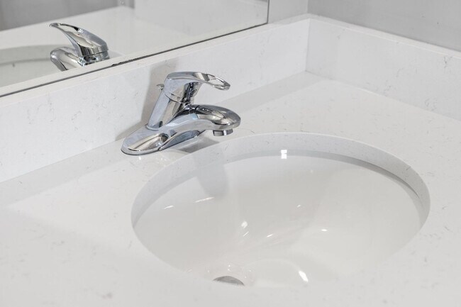 Building Photo - 95 Broadway-SI ID1240360P