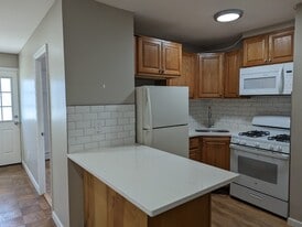 Building Photo - 5A Hemlock Dr