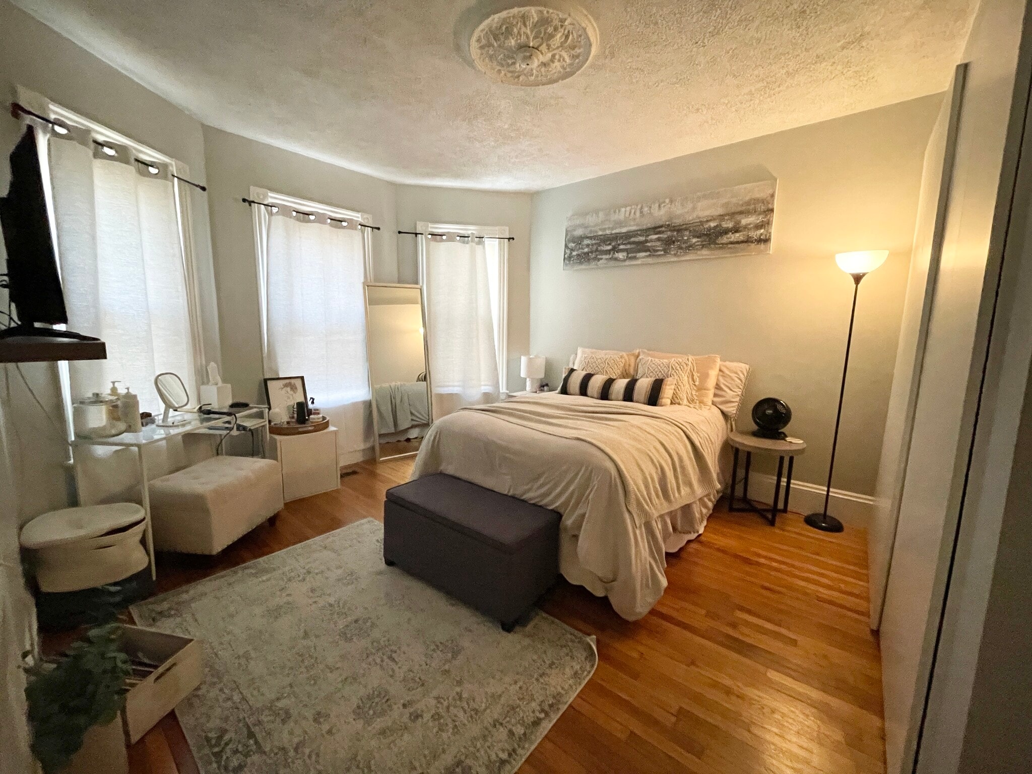 Building Photo - 24 Pond St