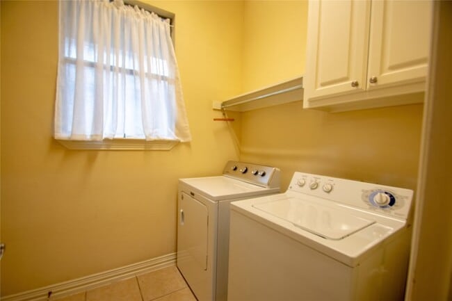 Building Photo - 5508 Junius St