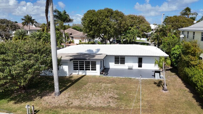 Building Photo - 2710 NE 48th Ct