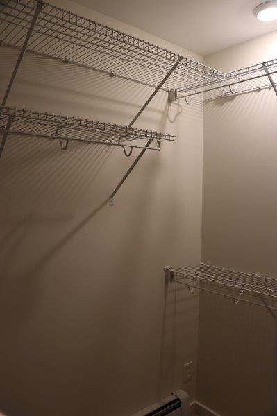 Building Photo - 300 Caroline St